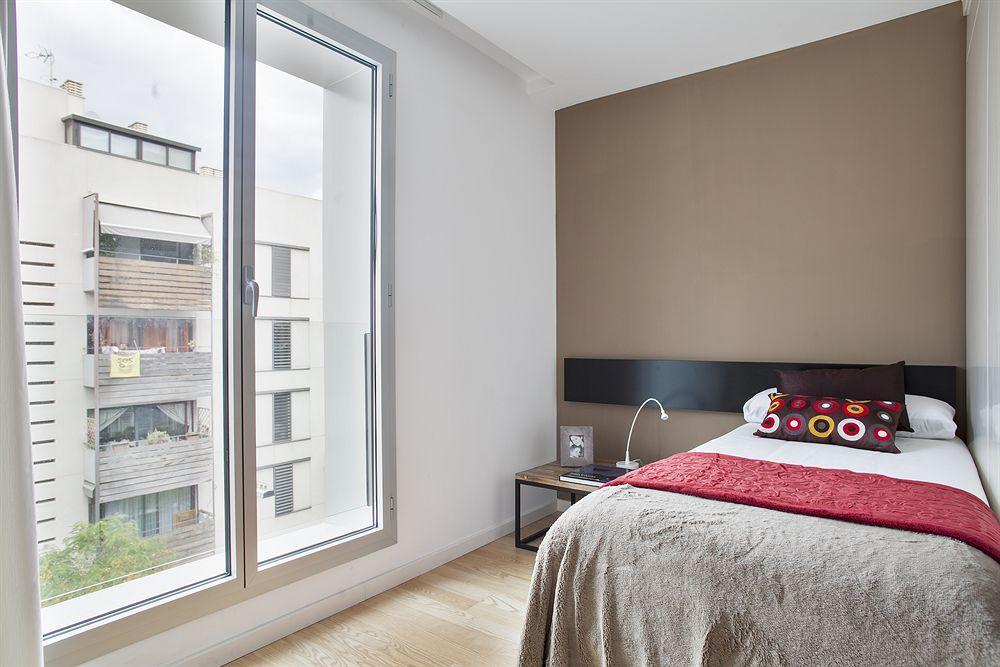 Mistral City Pool Apartments Barcelona Exterior photo