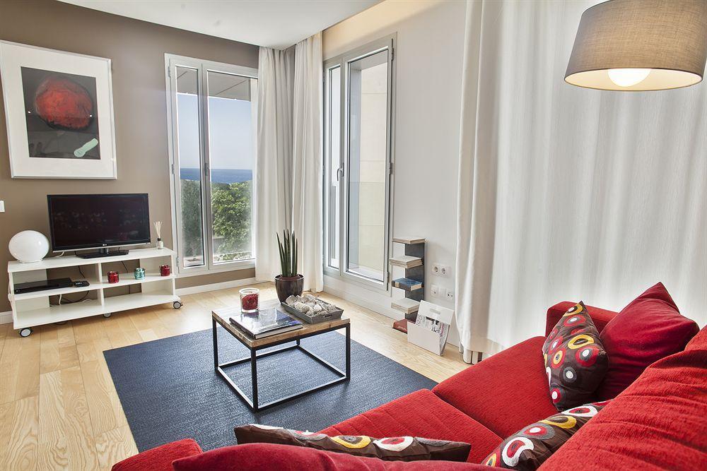 Mistral City Pool Apartments Barcelona Exterior photo